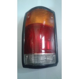 Stop derecho o izquierdo, Mazda B2000