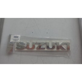Emblema Suzuki quinta puerta (17 x 2cm)