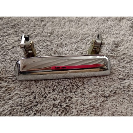 Manija externa puerta derecha (cromada)