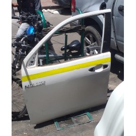 Puerta delantera Izquierda Toyota Fortuner