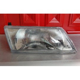 Farola (der. O Izq.), Nissan B14, 95-99 (mex)