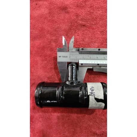 Racor en T para manguera refrigerante motor (Aluminio negro)