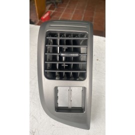 Rejilla lateral aire cabina (izquierda)