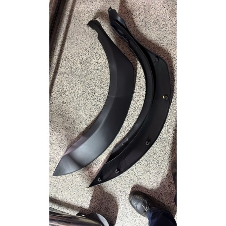 Par extensiones traseras